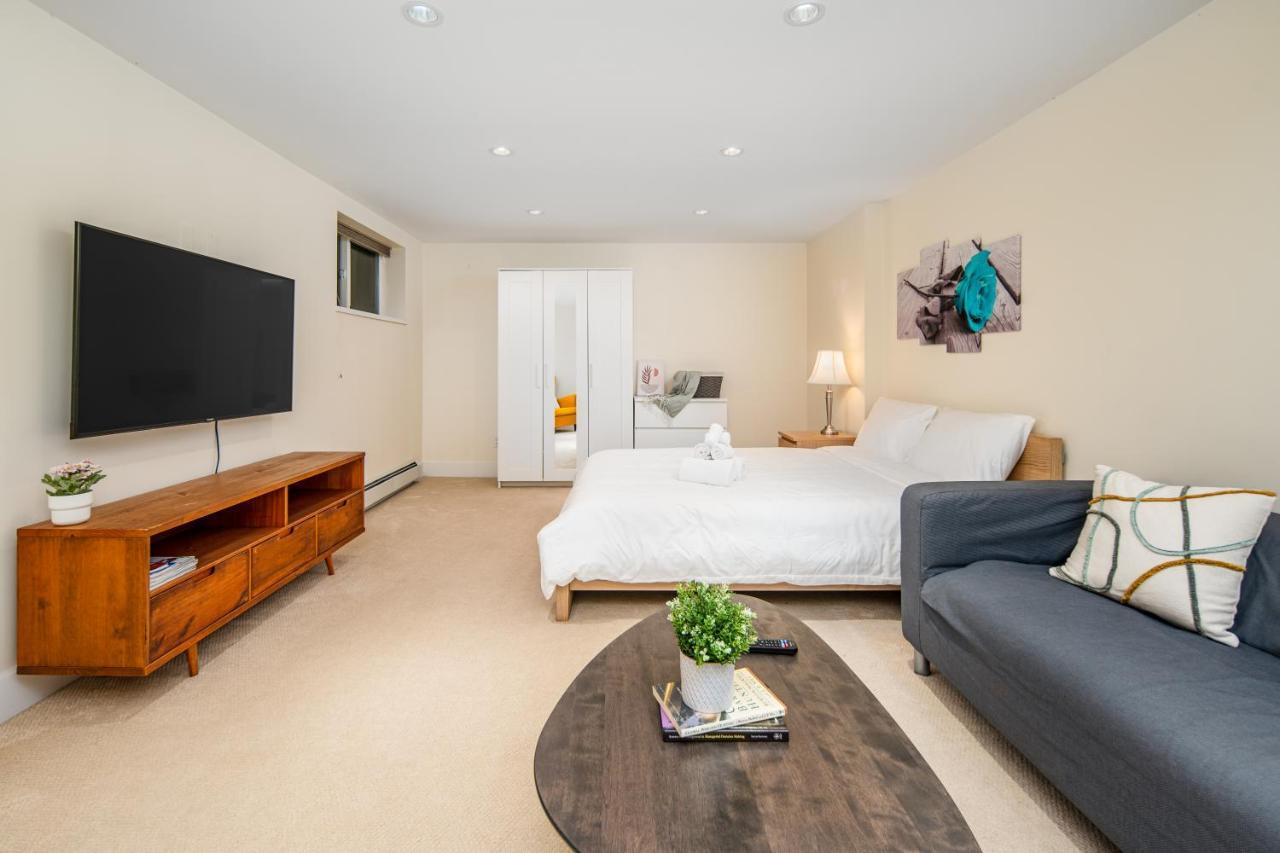 Gorgeous 4 Bedroom Garden Level Suite At Vancouver West & Ubc 外观 照片