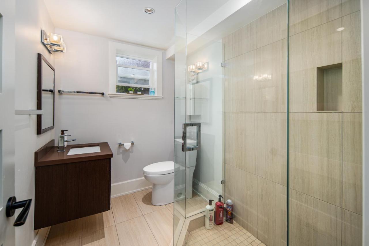 Gorgeous 4 Bedroom Garden Level Suite At Vancouver West & Ubc 外观 照片